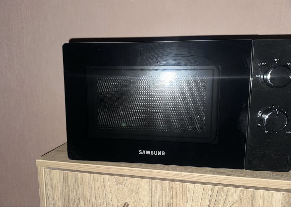 Мікрохвильова піч Samsung MS20A3010AL
