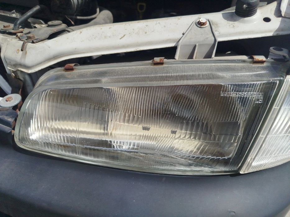 Ótica / farol esquerda HYUNDAI H-1 (A1)