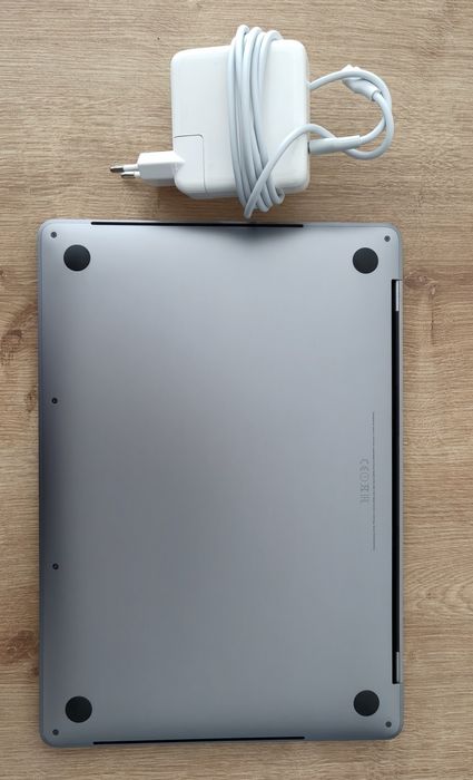 MacBook pro 13,3 ,i5, 16gb ram, SSD 256 rok 2018