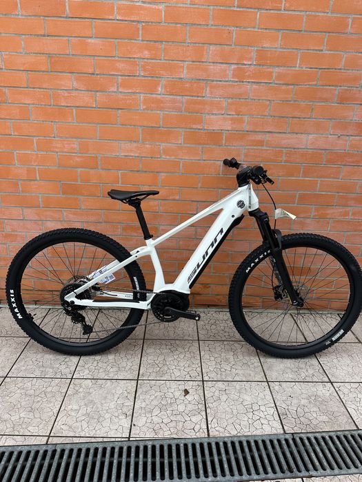 Bicicleta E-bike ekectrica btt motor Bosch roda 29 Sunn rage