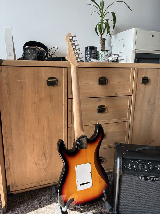 Zestaw Gitara Aria+ Wzmacniacz Line 6 spider