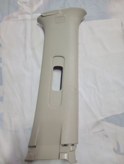 Накладка обшивка центральной стойки