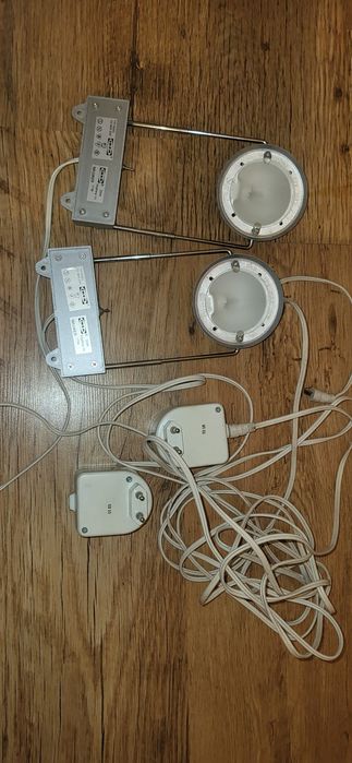 Dwie lamki na szafki z zasilaczami  ikea działają