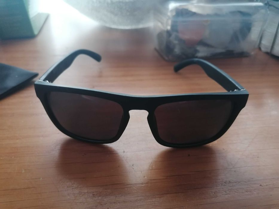 Par oculos usados polarised