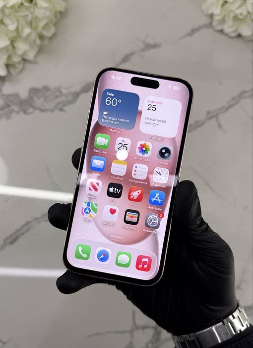 Чудовий iPhone 15 256GB Neverlock Pink (Магазин Гарантія)