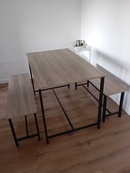 Conjunto Mesa + 2 Bancos