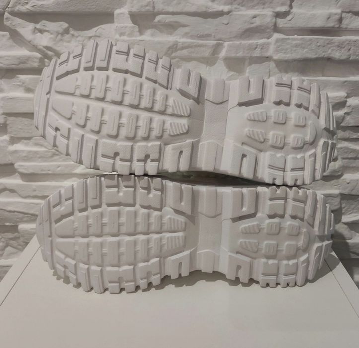 Buty sportowe damskie