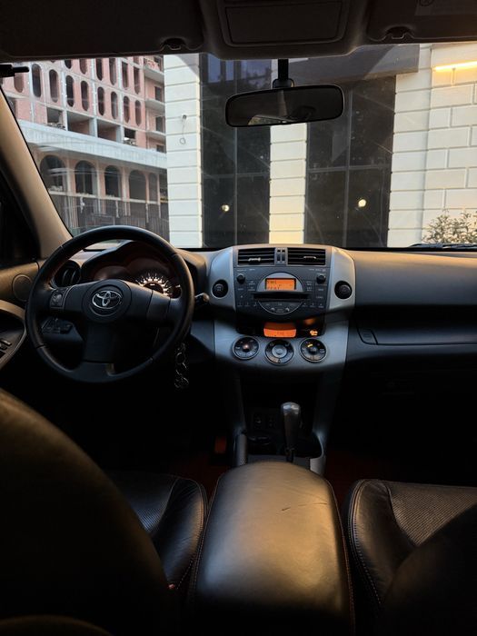Продам Toyota Rav4
