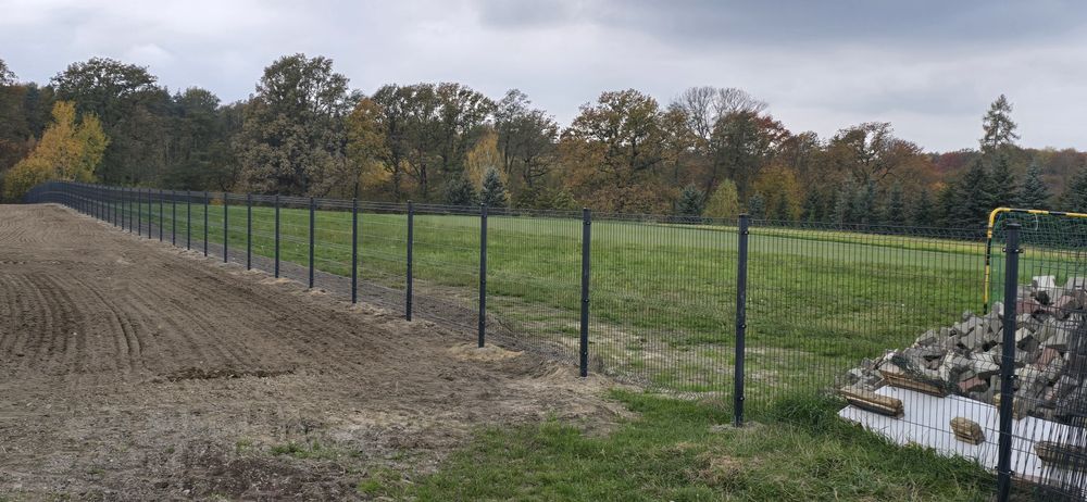 Ogrodzenie/ogrodzenia panelowe z montażem.
