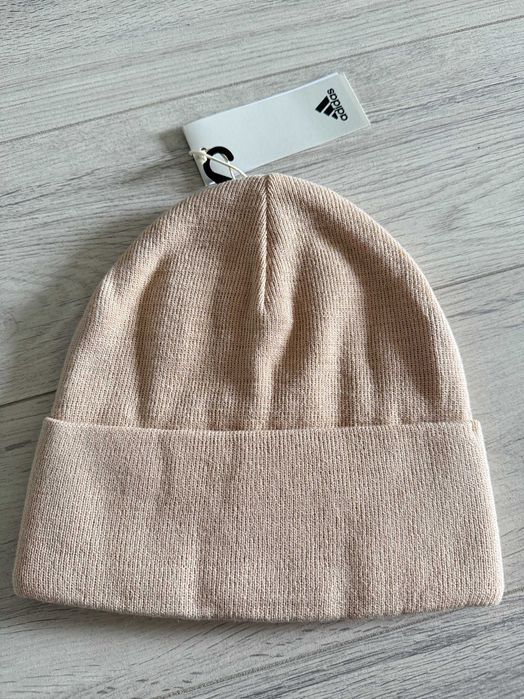 Czapka Adidas w odcieniu beżowym