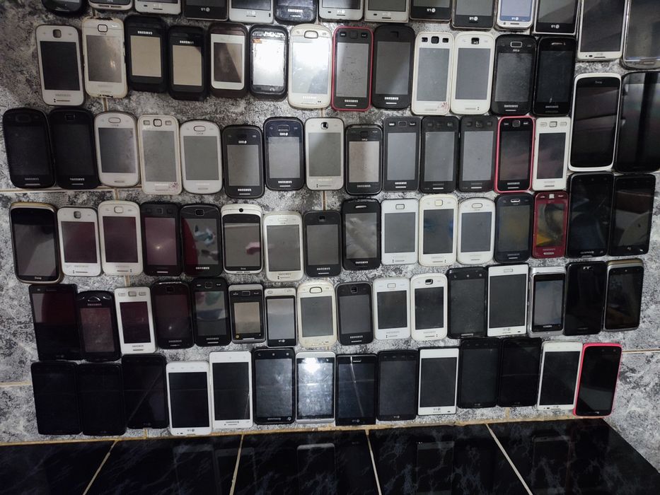 Лот запчасти телефоны дисплеи модули корпуса Samsung Lenovo HTC LG