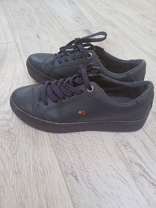 Tommy Hilfiger r.36