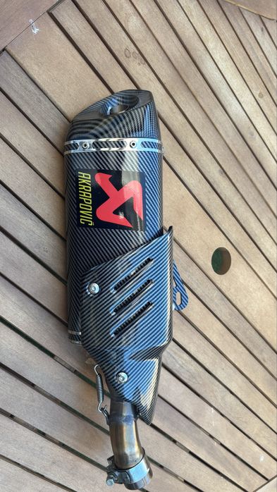 Panela Escape réplica AKRAPOVIC