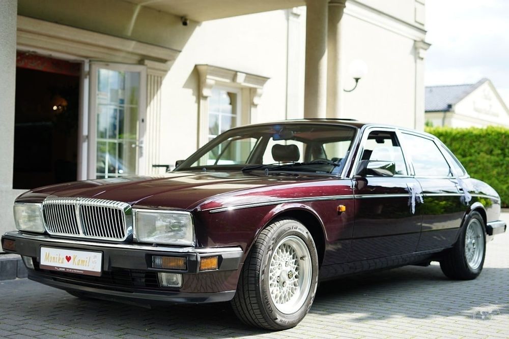 Wyjątkowy do ślubu Jaguar Daimler V12 bordowy wiśniowy burgund klasyk