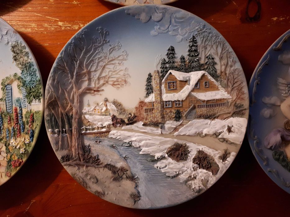 Colecção de 6 quadros redondos em relevo