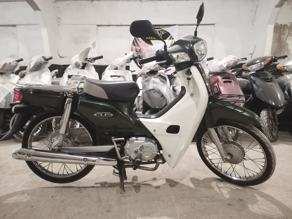 Honda Super Cub AA 04 Склад
