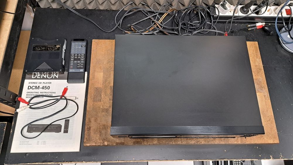 Zmieniacz cd Denon DCM-450 z  pilotem  po 1.włascicielu