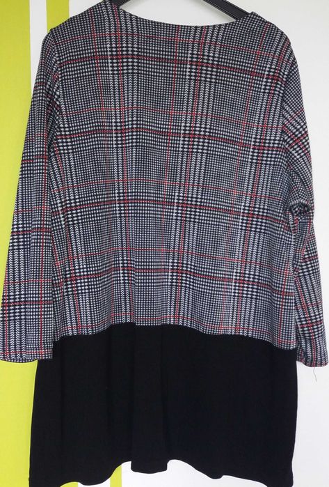 XXL(52) Wygodna dwumateriałowa tunika Antom