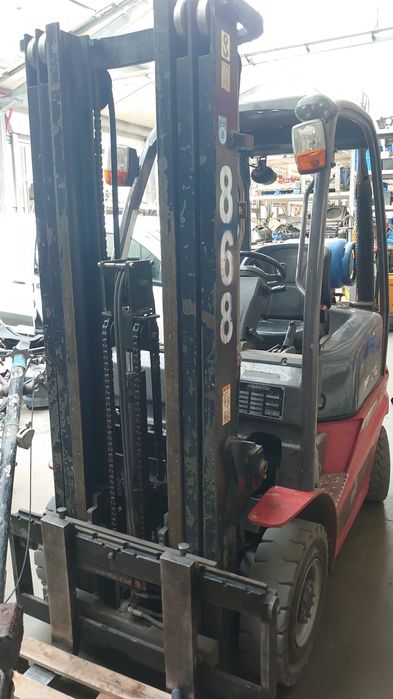 автонавантажувач газовий MANITOU
