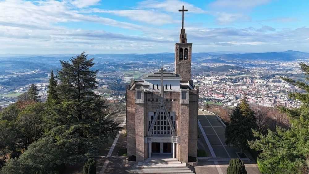 Serviço de fotografias e vídeos profissionais com drone