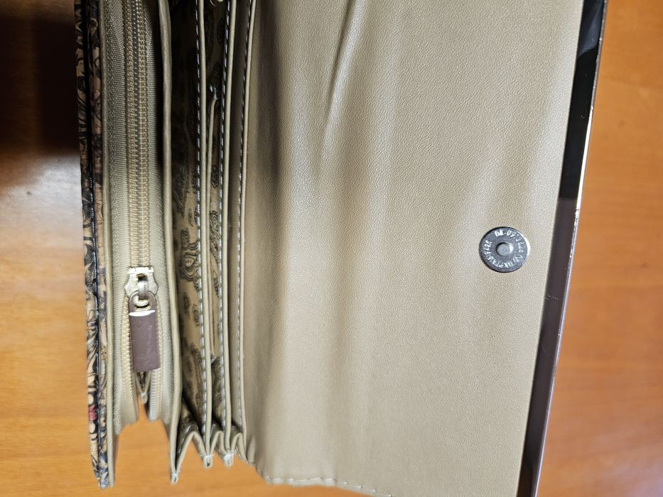 Porta moedas em cortiça em bom estado