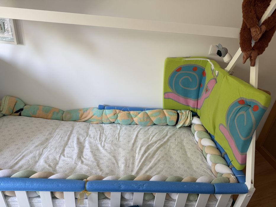 Cama para criança branca NOVA