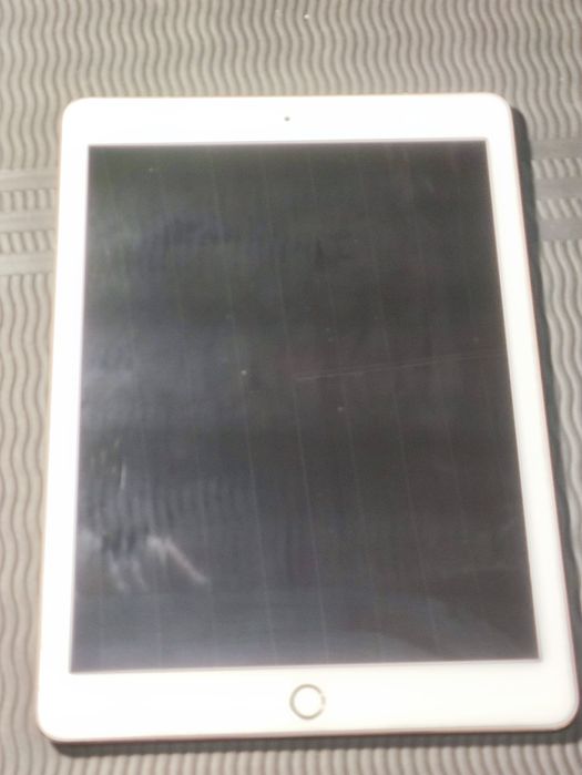 Купи собі iPad Pro A1674 (32 ГБ, Wi-Fi + LTE) вигідно!