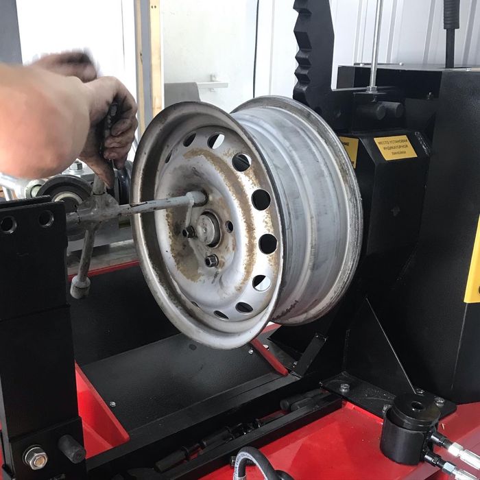 Шиномонтаж NOKIAN TYRES. Ремонт дисков и шин. ул. Янтарная, 2А