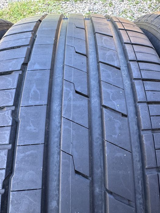 4 літні шини 235/50ZR19 Hankook