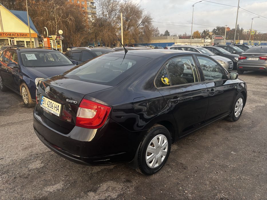 Продам Skoda  Rapid 1.6 Mpi ліфтбек
