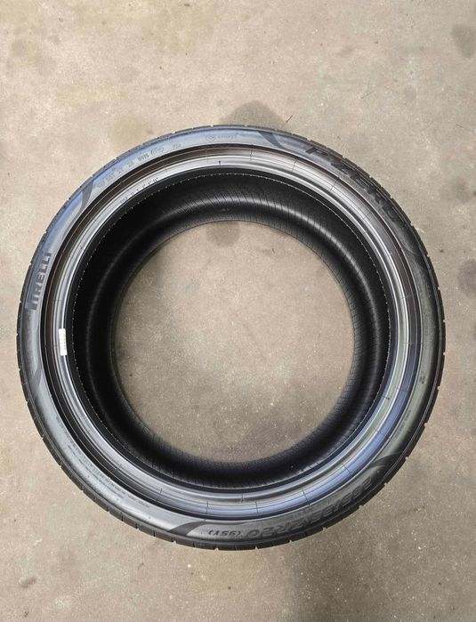 2 Pneus 265/35R20