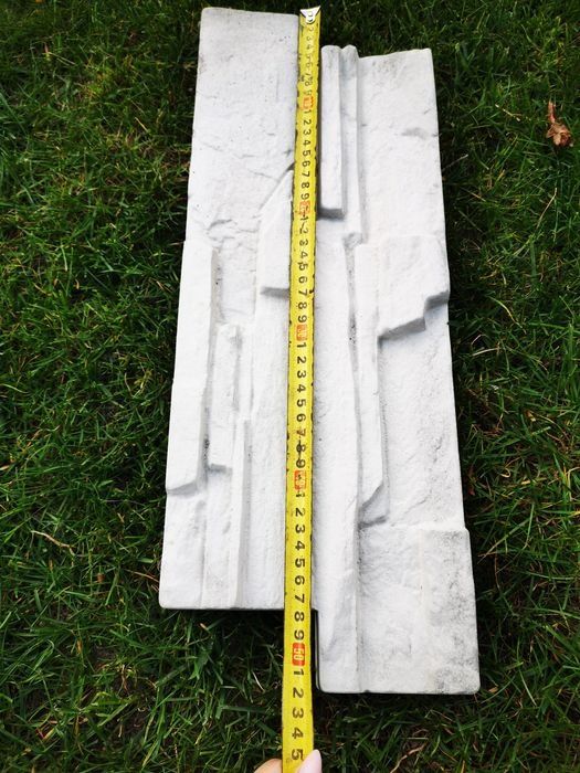 Formy płytek ściennych i daszki dwuspadowe 15 zł szt.