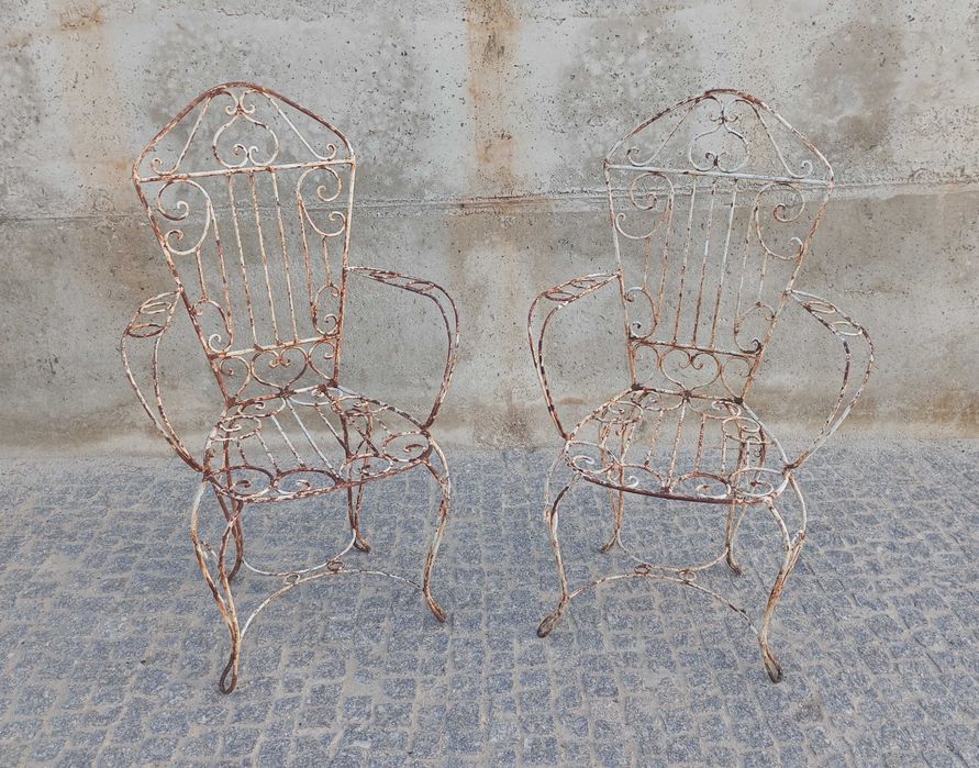 Par de cadeiras de jardim vintage em ferro