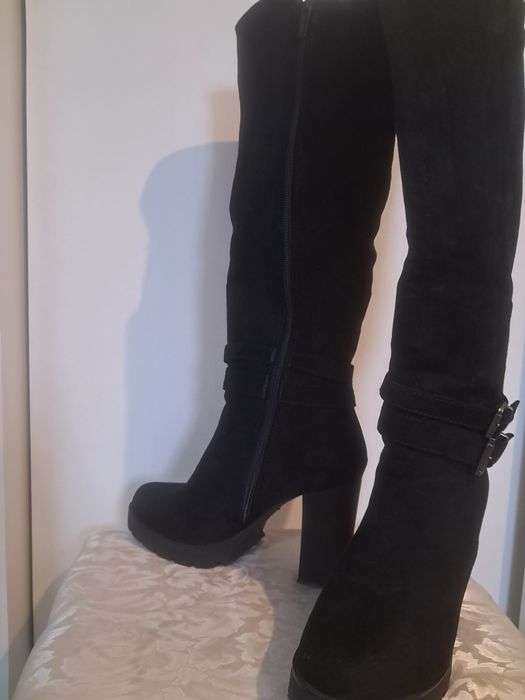 Buty na obcasie, długie