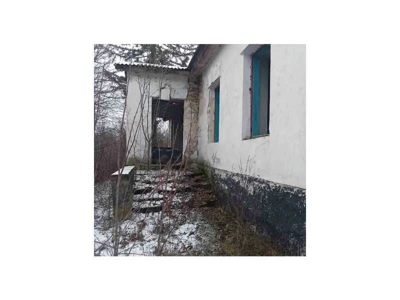 ПРОДАЖ - Нежитлова будівля, площею 200,9 кв. м. с. Лучинець