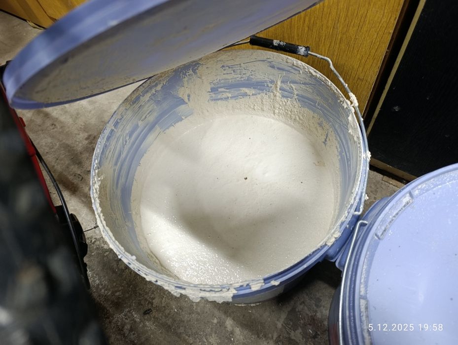 Struktura caparol kolor beż wpadający w jasny brąz