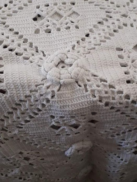 Colcha em crochê como nova