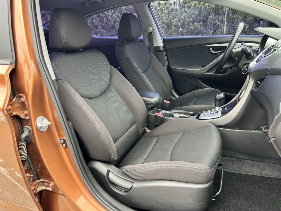 Hyundai Elantra 2012 рік 1.8 бенз/газ