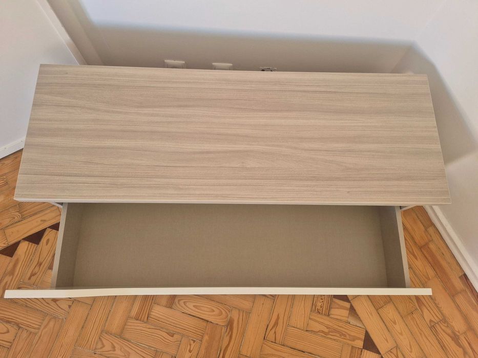 Móvel de Tv branco como novo