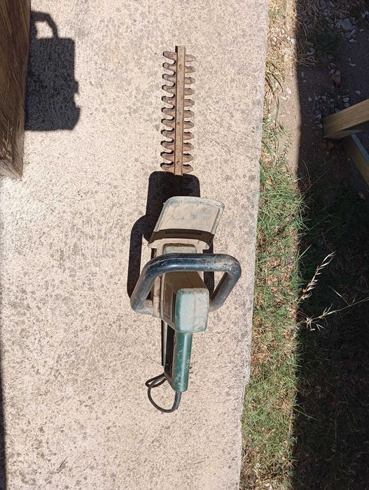Corta sebes black & decker gt 221
