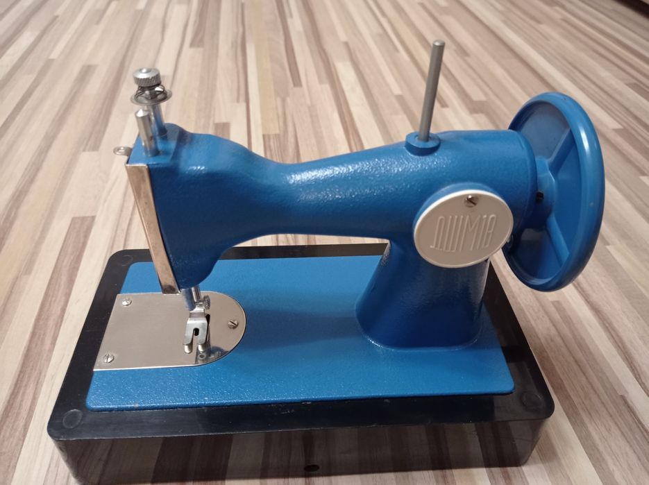 Maszyna do szycia mini PRL