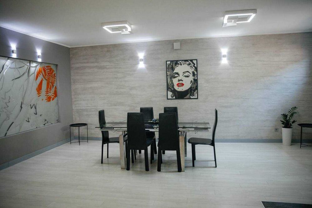 Продаєтсья преміум high-tech будинок з власним бункером/Заходь і живи