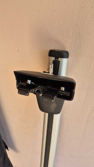 Bagażnik dachowy AMOS Beta 101 AERO, dedykowany do Ford C-Max Mk1 / Focus C-Max, lata 2003–2010.