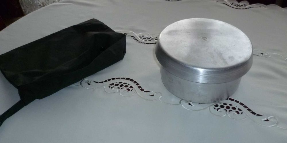 Garnki turystyczne z czasów PRL. Na camping, działkę itp.