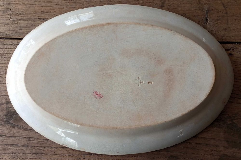 Antiga travessa grande em faiança Real Fábrica de Sacavém 1894 a 1909