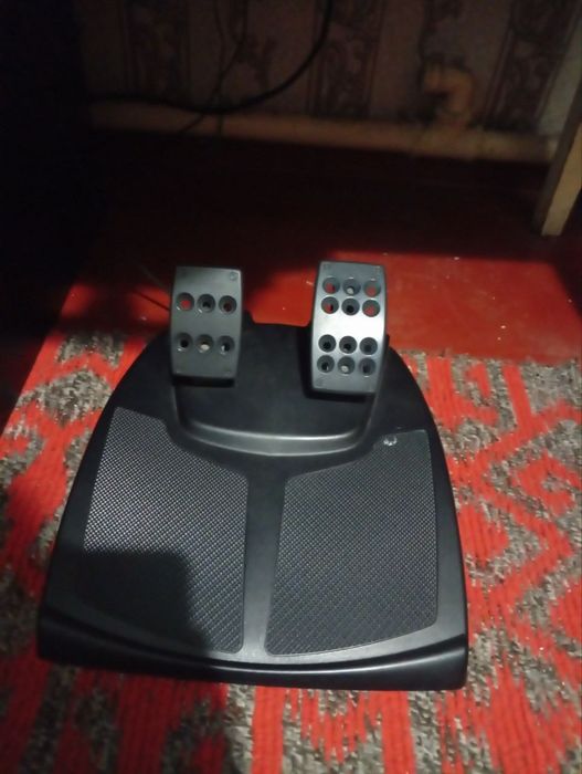 Logitech Momo 900°