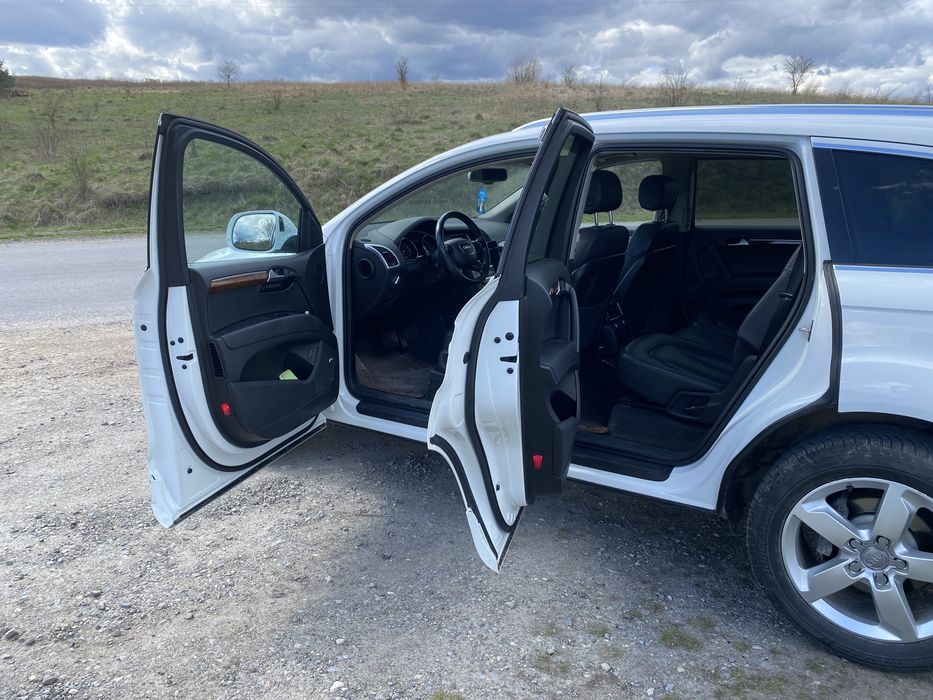 Audi q7 2015 рік