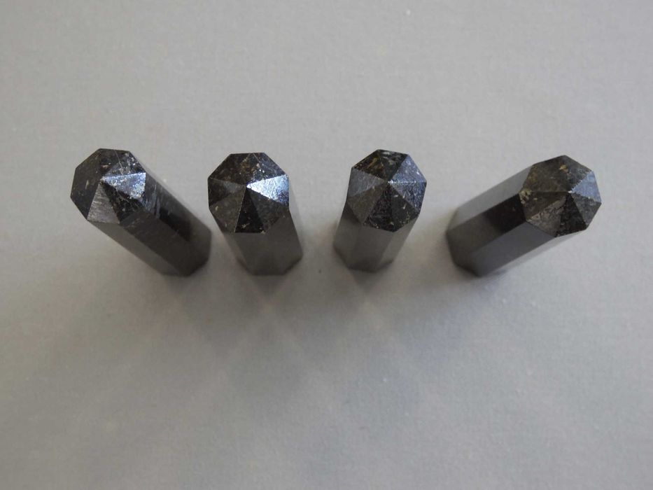 Cristais de Pedra de Coppernite Preta