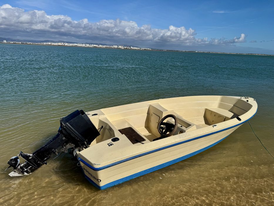 Barco 4 m com motor Tohatsu 25cv c/ docs e ATRELADO INCLUIDO