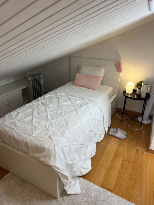 Cama individual IKEA MALM + estrado LÖNSET + colchão VALEVÅG 90x200 (excelente estado)